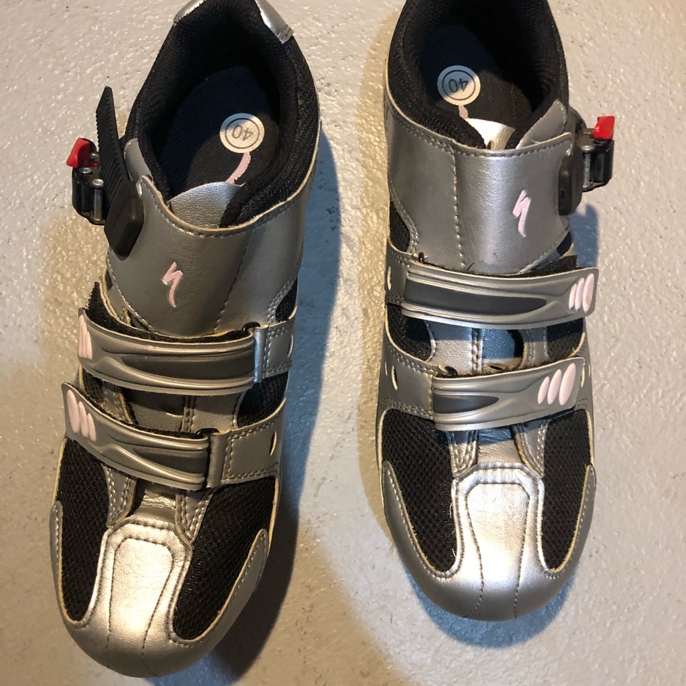Spin shoes, in new condition